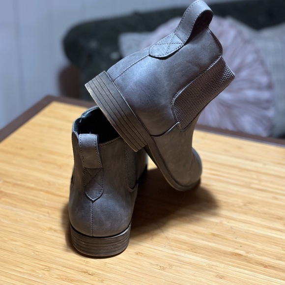 Grey Chelsea Boot - Picture 3 of 4